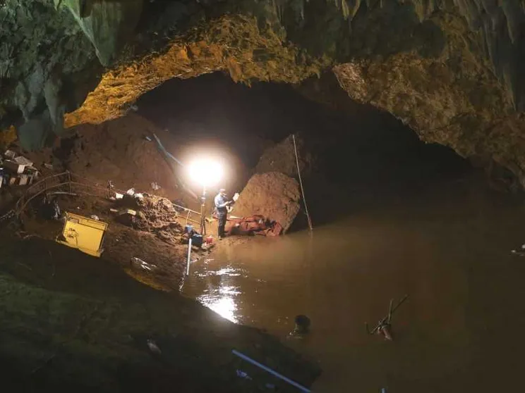 Serviranno mesi per far uscire i 12 ragazzi dalla grotta / VIDEO