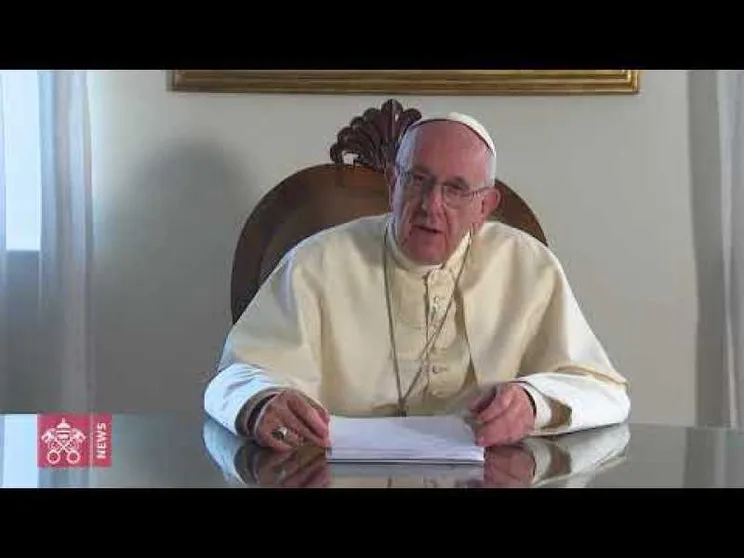 Il messaggio del Papa: l’amore non finisce mai