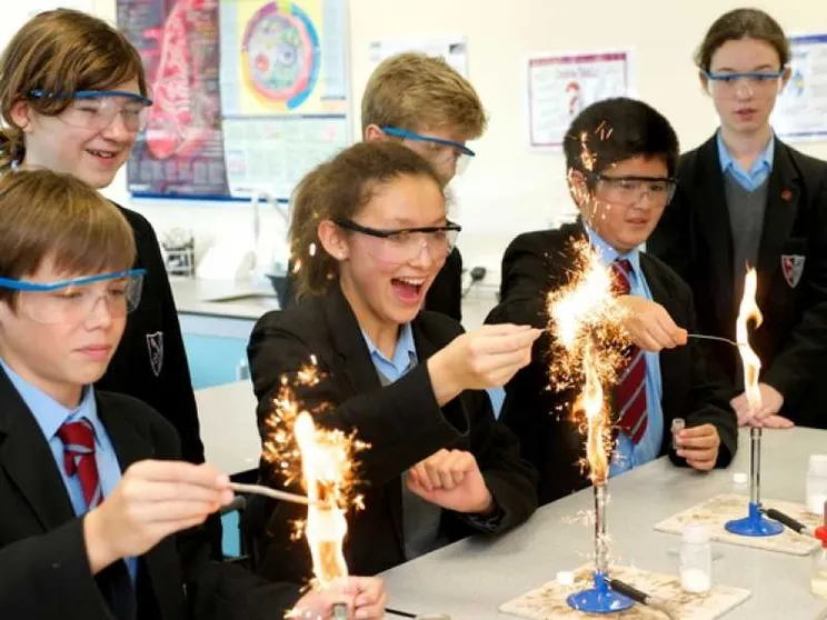 C'è un «tetto» che soffoca le scuole cattoliche inglesi