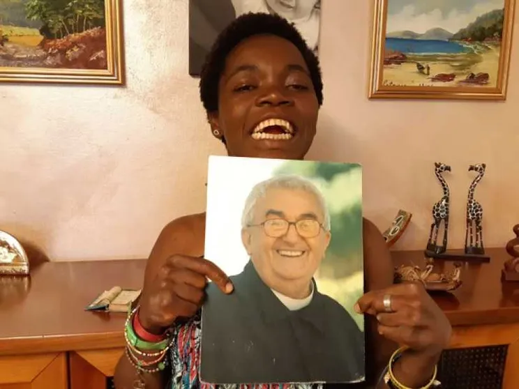 Salvata dalle scimmie, rinata in Italia