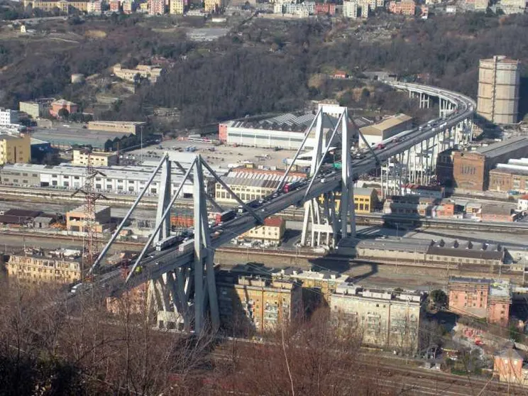 Il «Ponte di Brooklyn»: per noi genovesi indispensabile e inquietante
