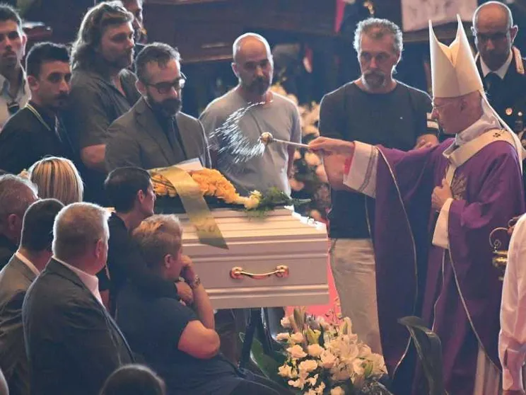 Bagnasco: l'ora della vicinanza. Mattarella: tragedia inaccettabile