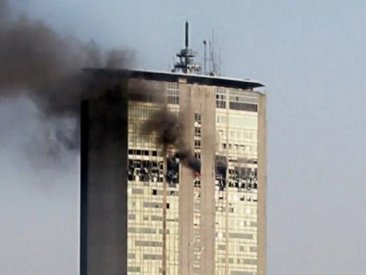 2002 - Schianto sul grattacielo Pirelli, Milano trema