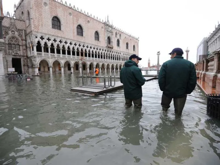 Venezia rialza piazza San Marco per salvarla dalle maree