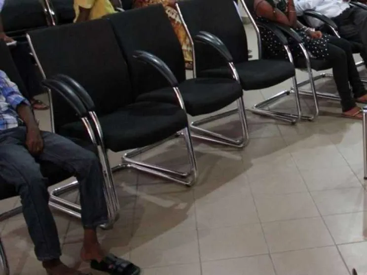 Insulti xenofobi a Cagliari, la denuncia su Facebook di un medico