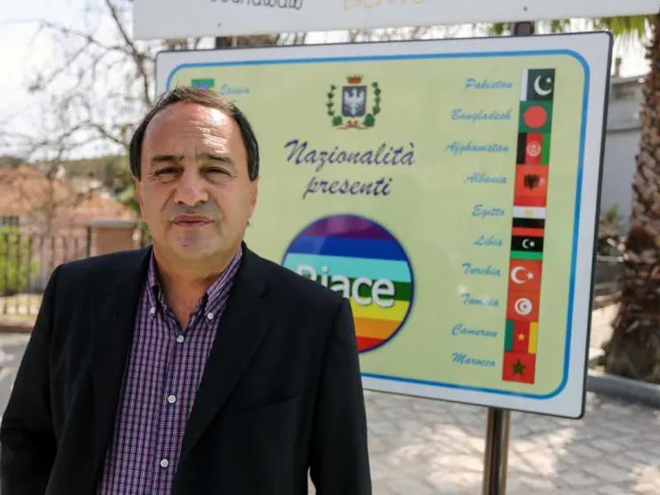 Il sindaco di Riace, Lucano: «Io, agli arresti per reato di umanità»