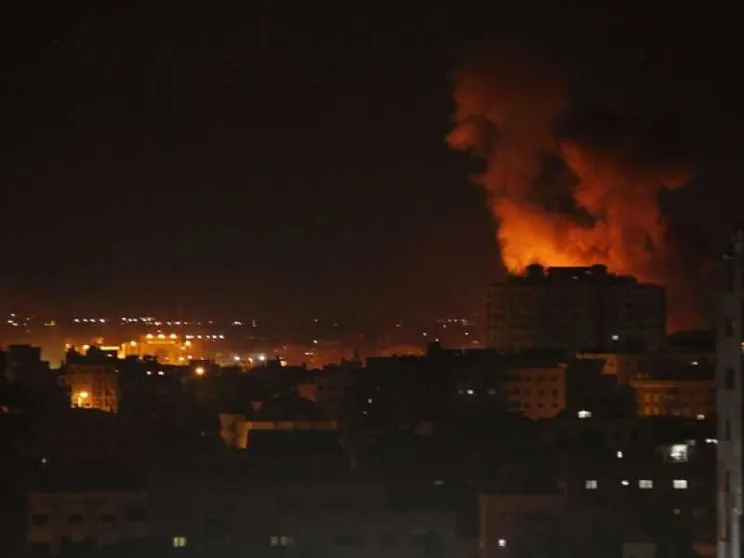 Notte di fuoco a Gaza: Israele risponde con 80 raid al lancio di missili