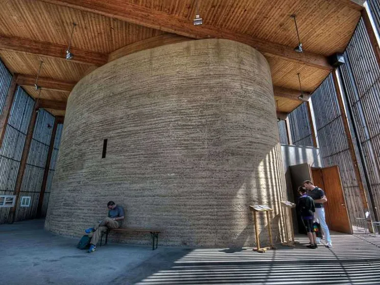 L'architettura contemporanea ritorna alla terra. Cruda