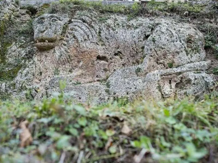Il parroco-scultore e il grande leone di Rasiglia