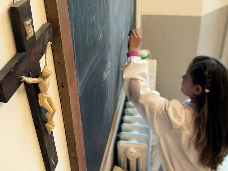 «Presepe e Crocifisso? Così a scuola si riflette»