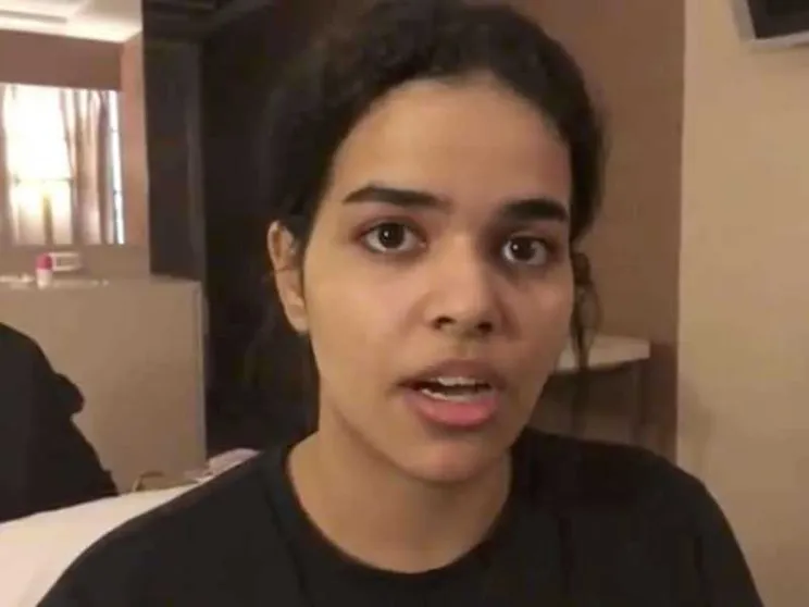 «Se torno mi uccideranno». Bangkok protegge la 18enne saudita in fuga