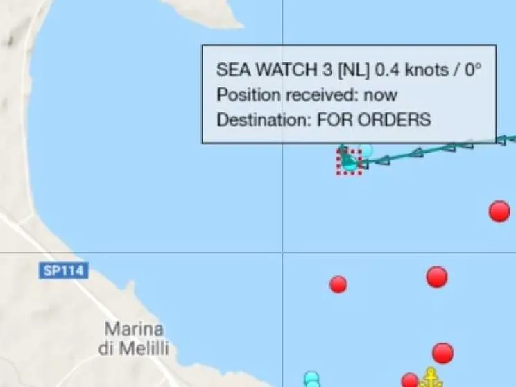 Sea Watch a pochi metri da Melilli (Siracusa). Nessun ordine di "porto chiuso"