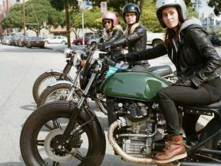 Ecco la scuola di guida sicura per donne in moto