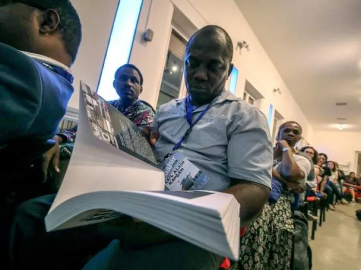 L'accoglienza creativa dei Comuni per superare la norma sui migranti