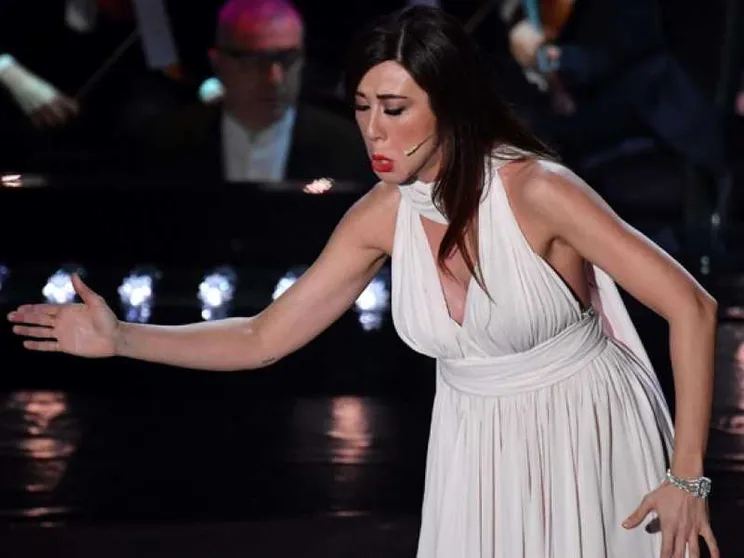 Citato Satana, polemiche su Virginia Raffaele