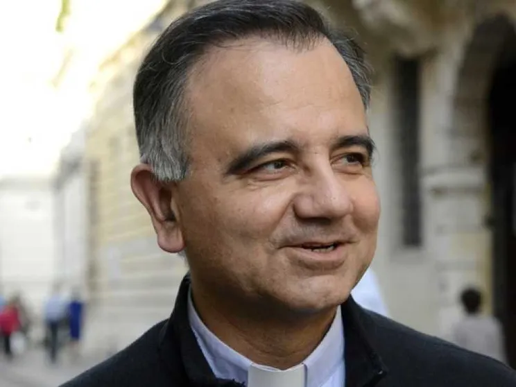 Viene un tempo di Sinodo, certo non di «supplenza»