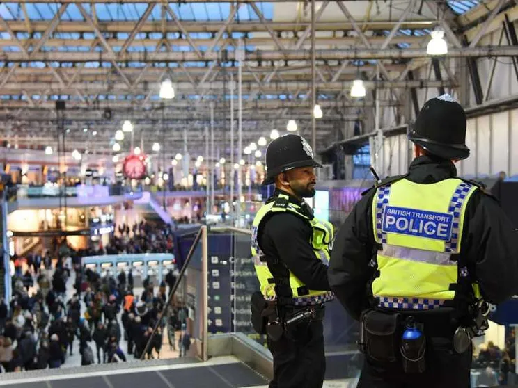 Londra, i pacchi bomba spediti dall'Irlanda