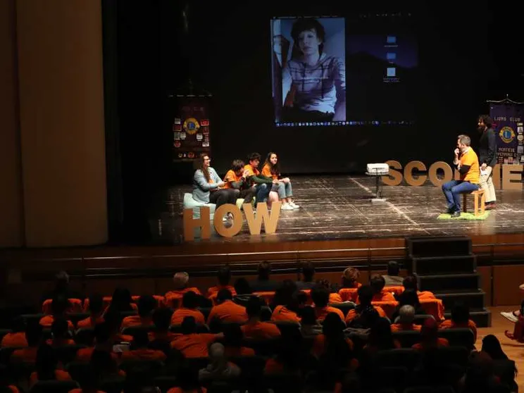 «Senza smartphone si può». Gli studenti vincono la sfida