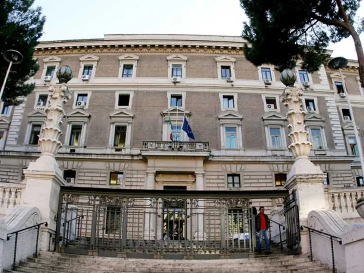 Torna «madre» e «padre» sulla carta d'identità dei minorenni