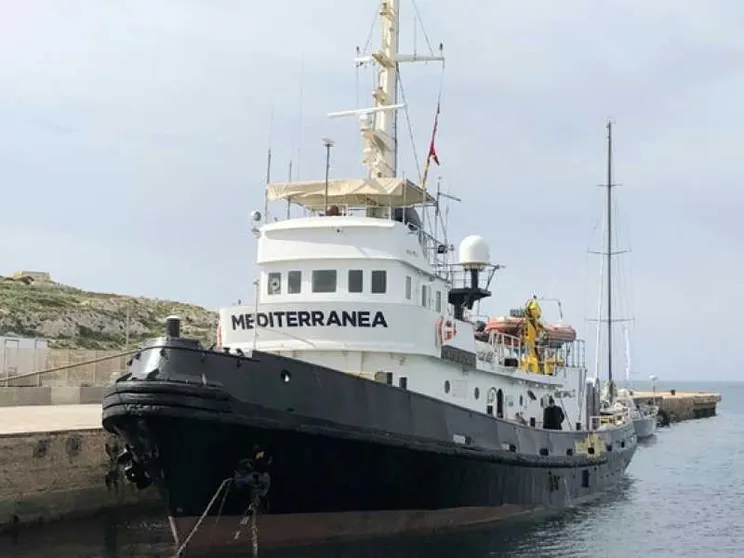 Migranti, così Roma comanda la Libia. La verità sui respingimenti / Audio