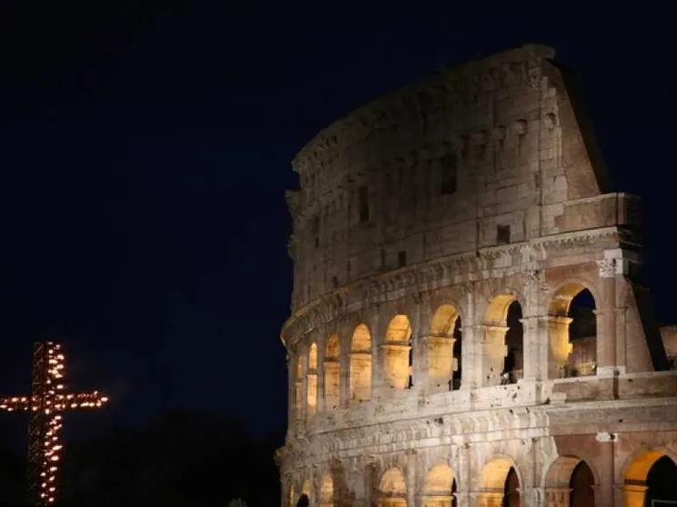 La Via Crucis al Colosseo dedicata agli sfruttati. I testi delle meditazioni