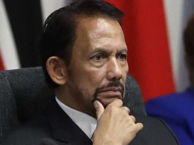 Dietrofront del Brunei: non applicherà la pena di morte per i gay