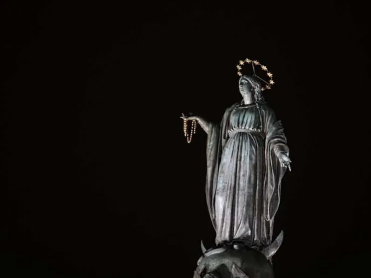 Nuova luce per la statua dell'Immacolata