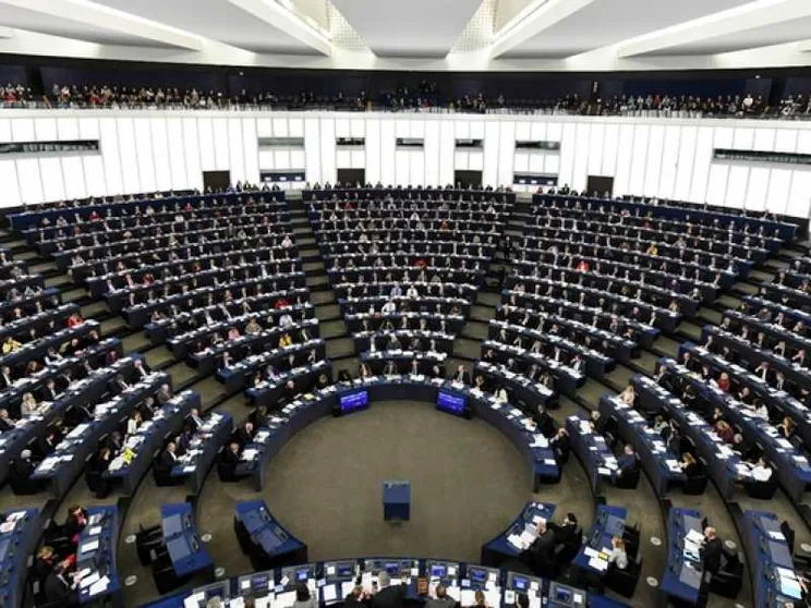 Qui Strasburgo l’assemblea da 3.143 scelte