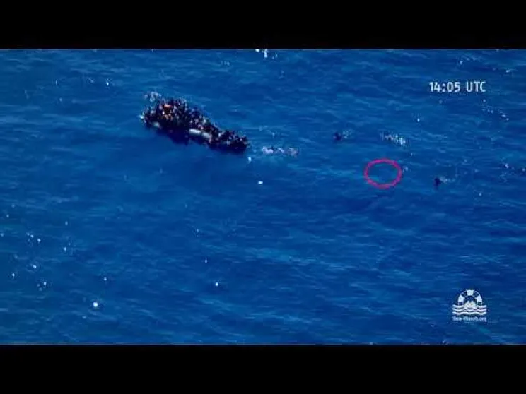 La Sea Watch: «La Marina non interviene, così annega un uomo» / VIDEO