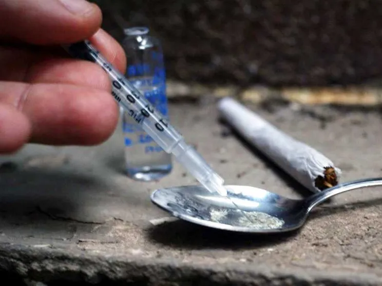 Droga, cresce il consumo e calano prevenzione e cura