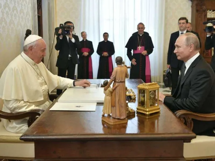Il Papa riceve Putin: Venezuela, Ucraina e ambiente al centro del colloquio