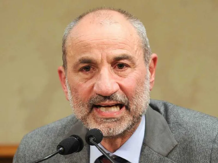 Molte dure domande e una risposta da medici