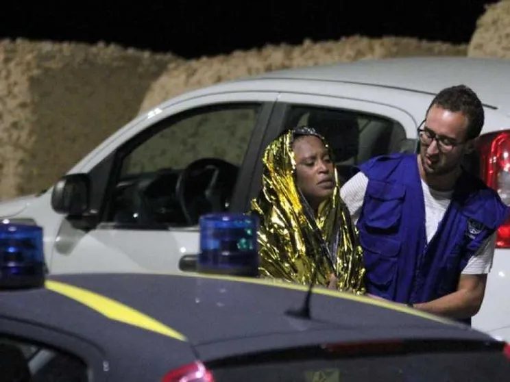 Madre e figlio abbracciati nel relitto in fondo al mare vicino a Lampedusa