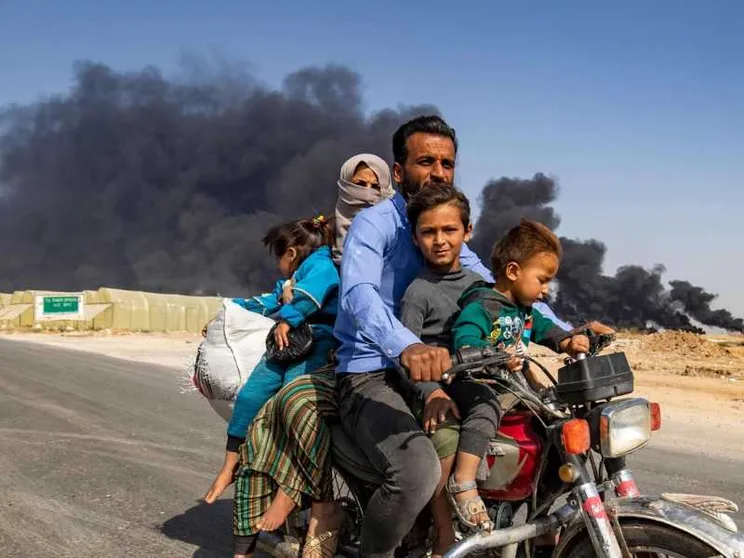 Turchi e milizie avanzano, città bombardate, 200mila in fuga. Appello delle Ong