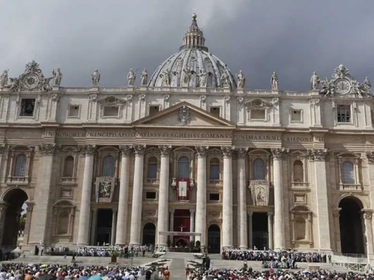 Galantino smentisce: «Vaticano, nessun crac e niente conti cifrati»