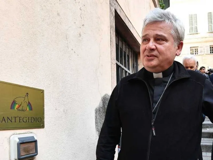 Per i senzatetto, ecco «Lavanderia e docce di papa Francesco»