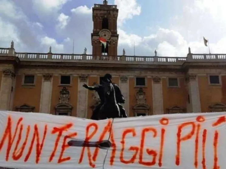 "Tutti per Roma" in marcia lungo il Tevere per dire #BastaRaggi