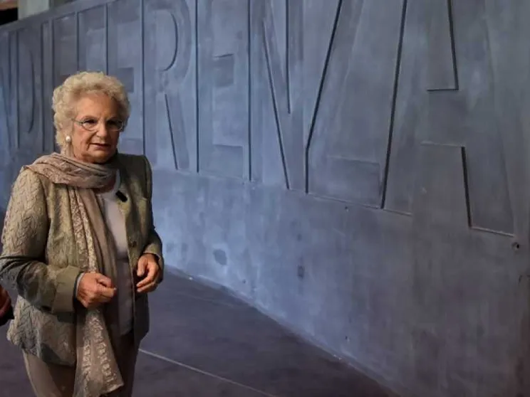 Odio antisemita via social, coro di solidarietà per Liliana Segre