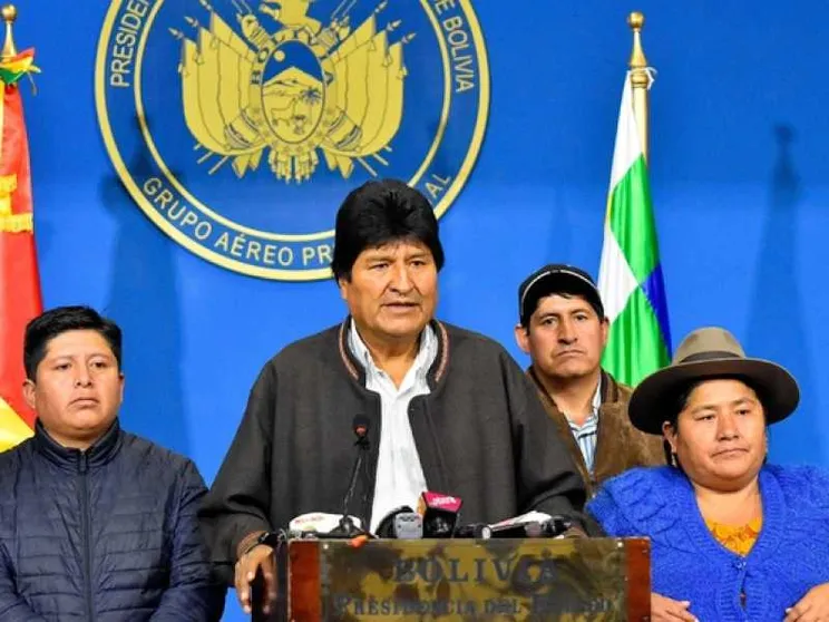 Proteste, Morales si dimette. Il Papa: preghiamo per i boliviani