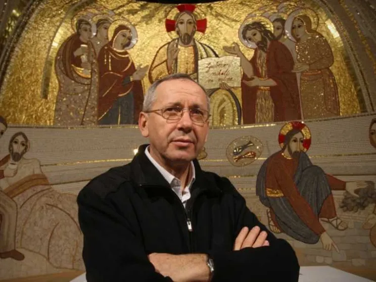 Rupnik: «I pellegrini oggi? Le persone vanno lì dove c'è la vita»