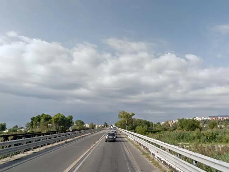 In viaggio sulla Statale 106, la strada della 'ndrangheta