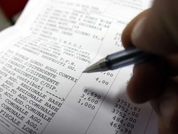 Tredicesima in arrivo, importo medio di 956 euro