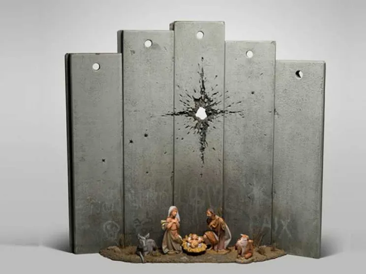 Il presepe di Banksy a Betlemme che fa riflettere