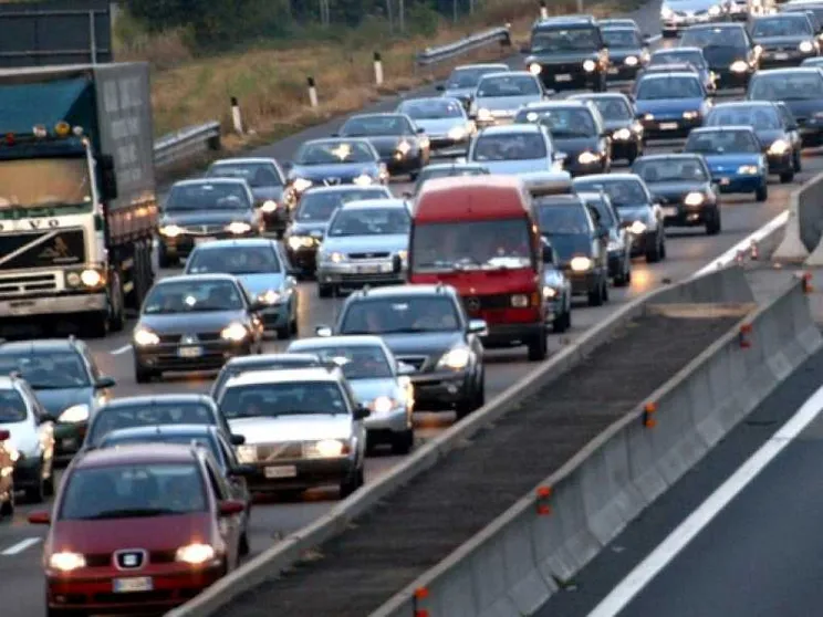 Autostrade, la Liguria in ginocchio dopo la chiusura della galleria Berté