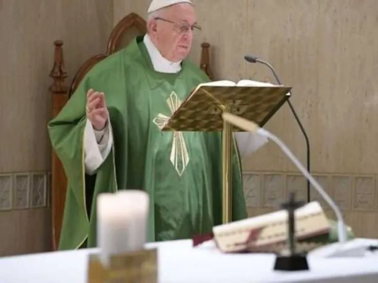 Il Papa: l'autorità non è comando, ma coerenza e testimonianza