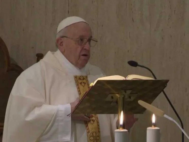 Il Papa: l’invidia porta la guerra, ma è sempre una bolla di sapone
