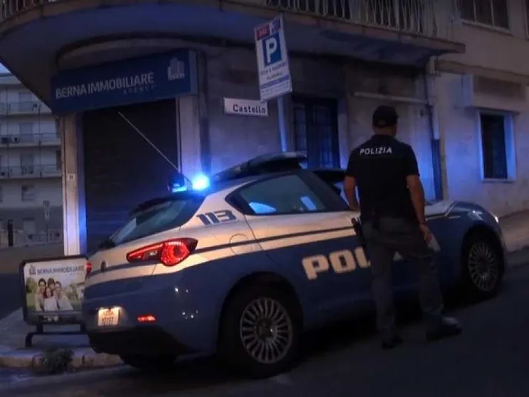 Suora accoltellata in chiesa per salvare la vita al prete. Grave ma ce la farà