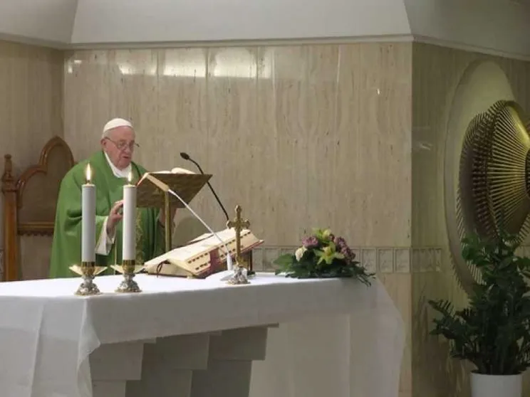 Il Papa: Dio piange per noi quando ci allontaniamo da Lui
