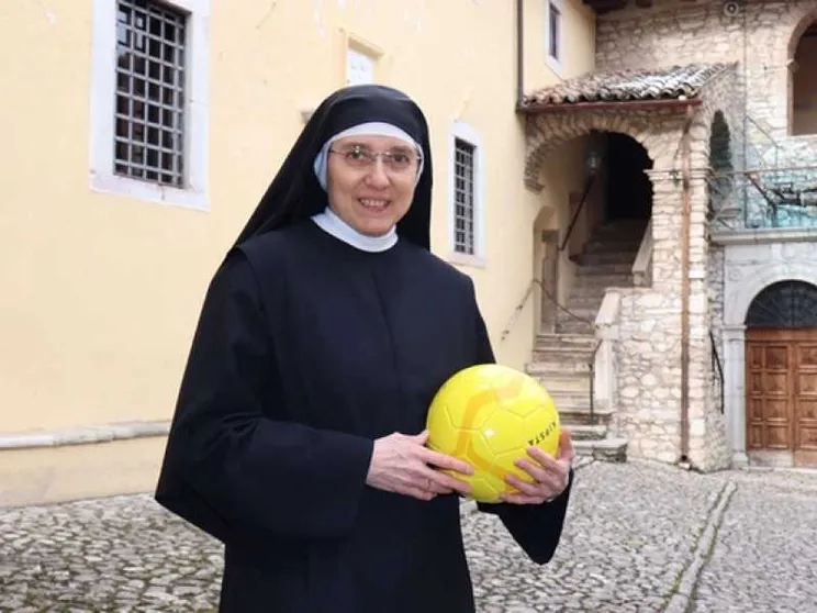 La "fede" rossonera di suor Giacomina