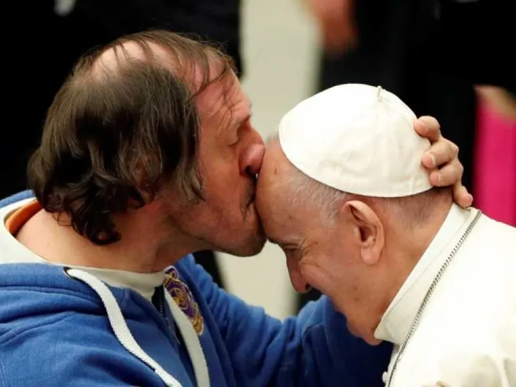 Il Papa: con la mitezza conquistiamo il cuore del fratello